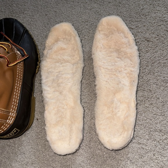 L.L. Bean Women’s 8” duck boots w/ UGG shearling insoles - Picture 7 of 7